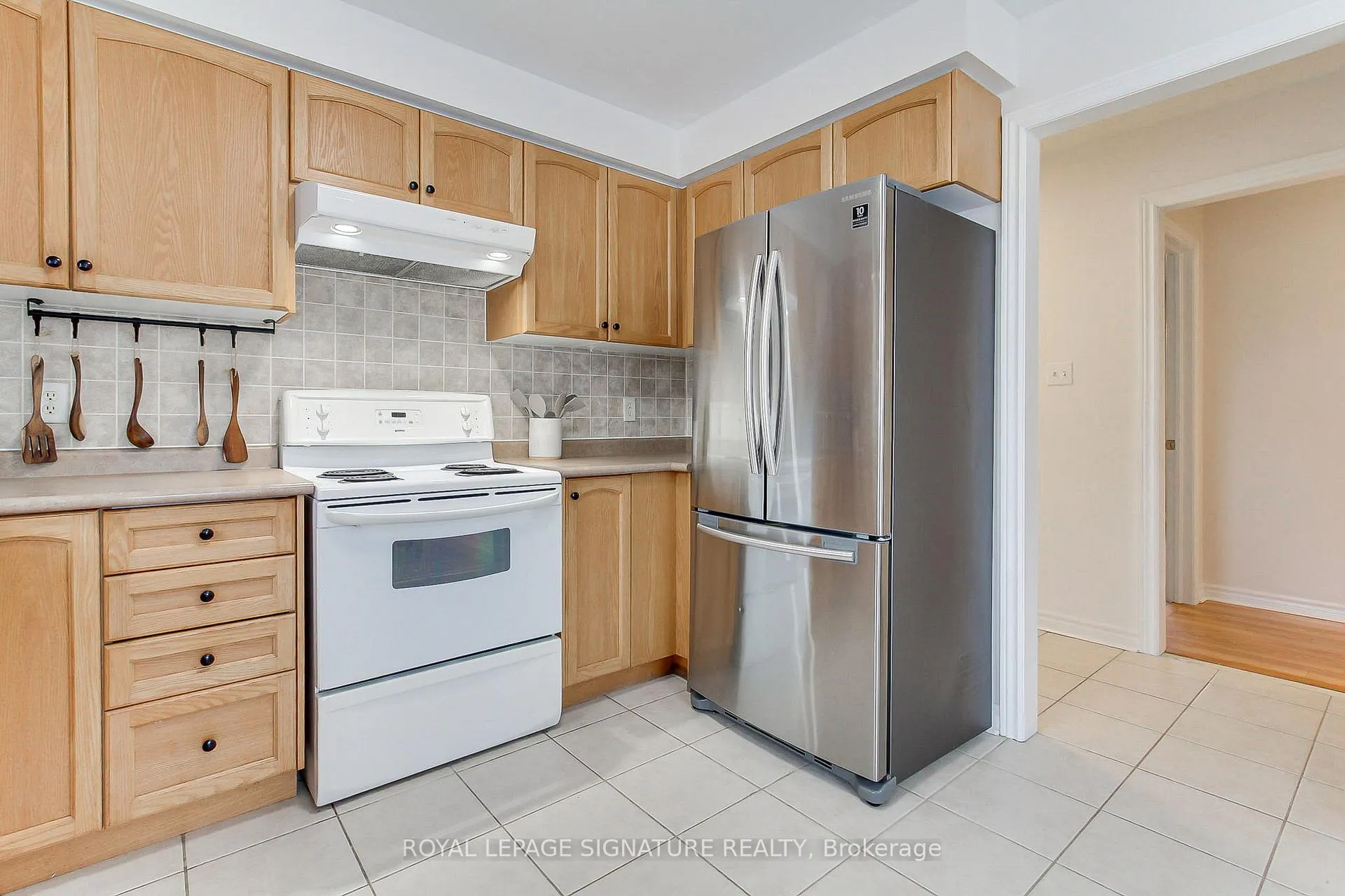 Photo 18 of 62 Cloughley Drive, Barrie, 400 West — HOMEH