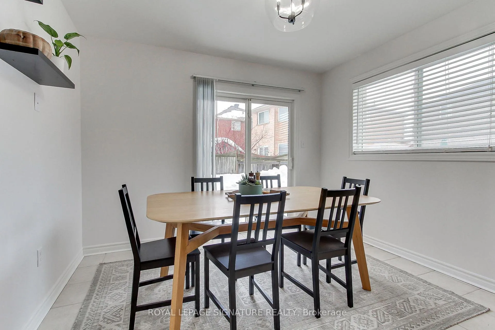 Photo 21 of 62 Cloughley Drive, Barrie, 400 West — HOMEH