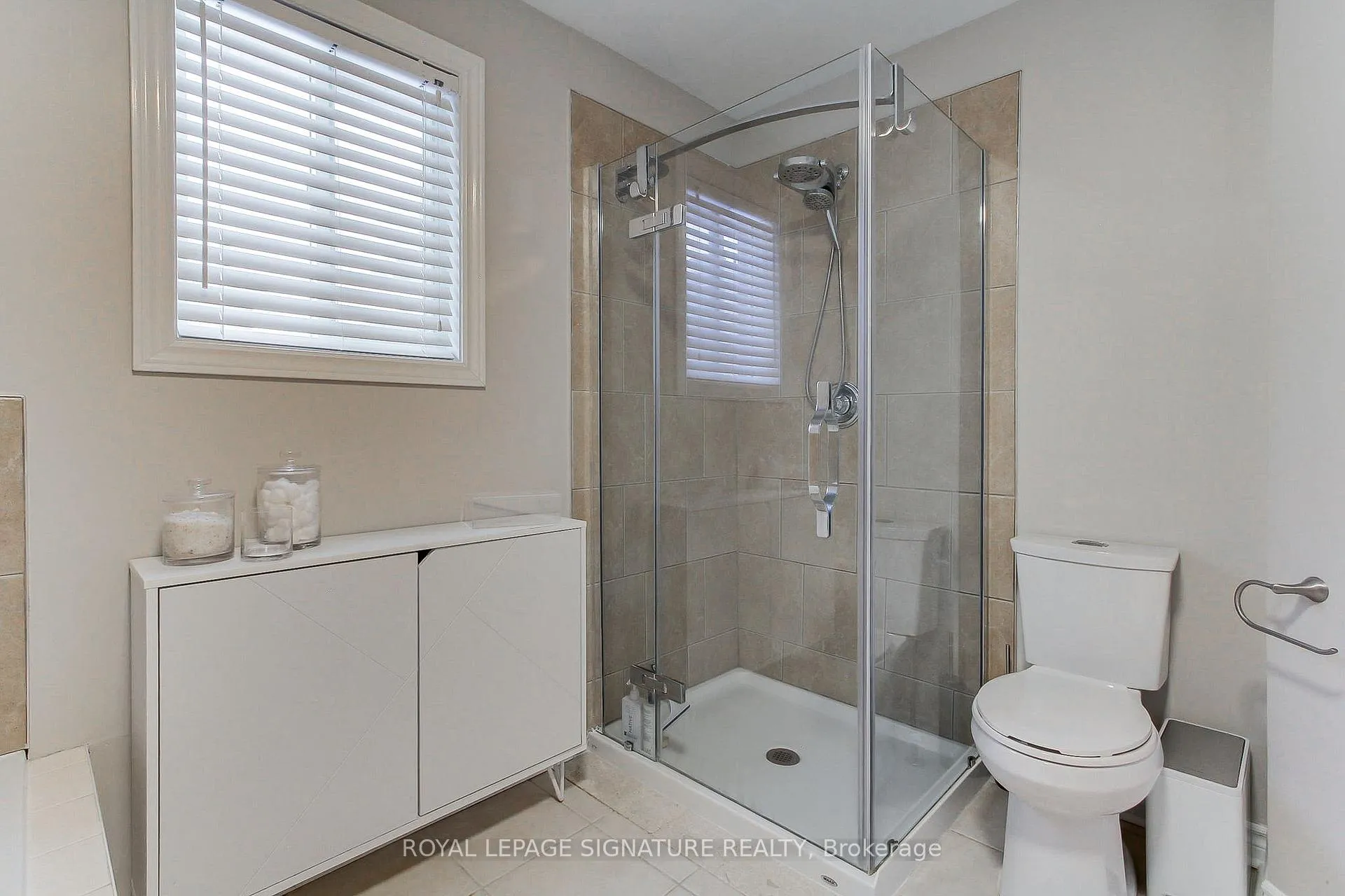 Photo 30 of 62 Cloughley Drive, Barrie, 400 West — HOMEH