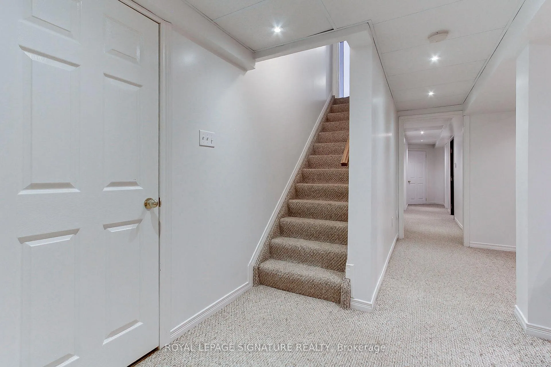 Photo 32 of 62 Cloughley Drive, Barrie, 400 West — HOMEH