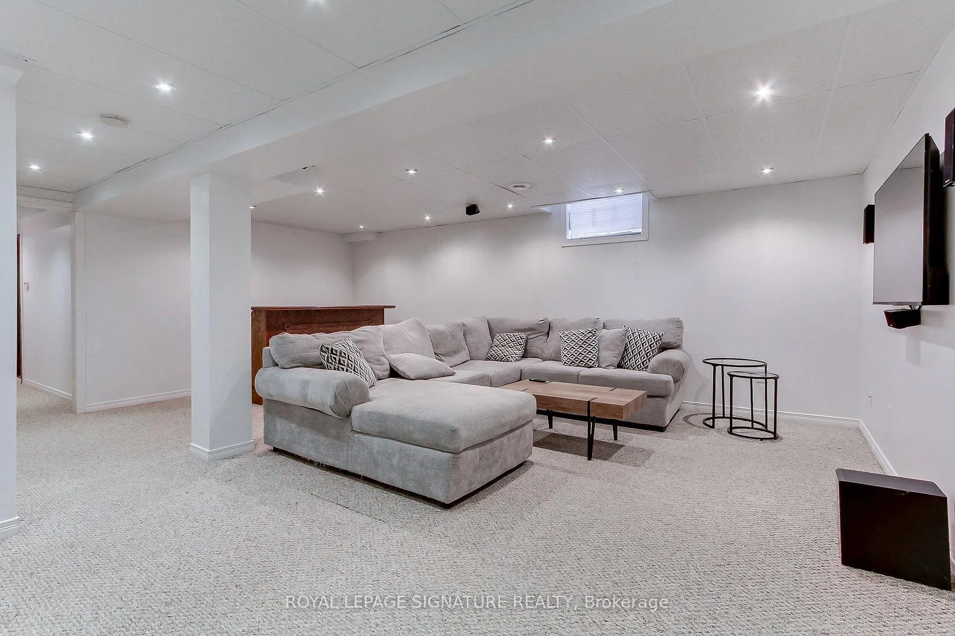 Photo 33 of 62 Cloughley Drive, Barrie, 400 West — HOMEH