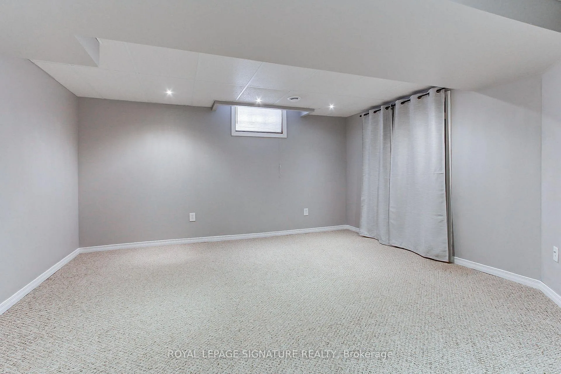 Photo 37 of 62 Cloughley Drive, Barrie, 400 West — HOMEH