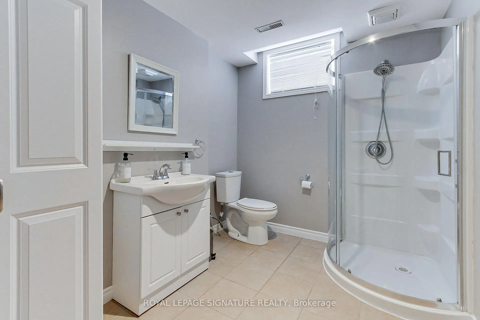 Photo 38 of 62 Cloughley Drive, Barrie, 400 West — HOMEH