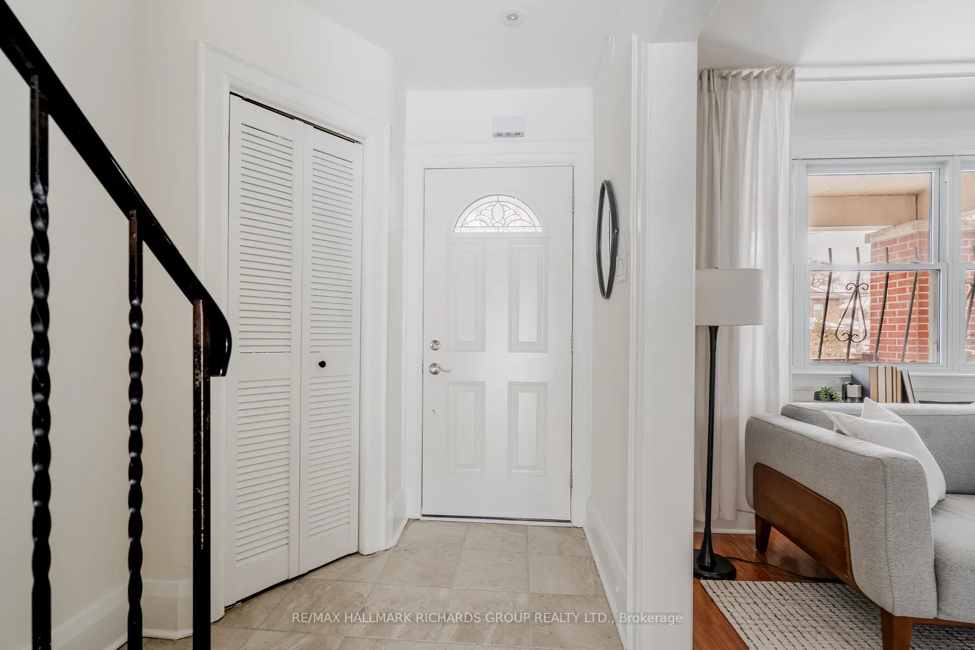 Photo 4 of 71 Lawrence Avenue W, Toronto, Lawrence Park South — HOMEH