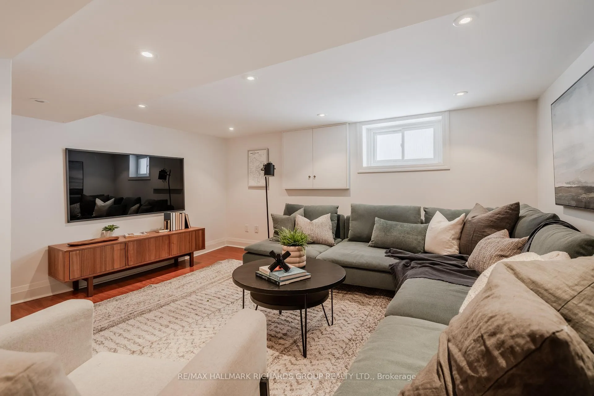 Photo 19 of 71 Lawrence Avenue W, Toronto, Lawrence Park South — HOMEH