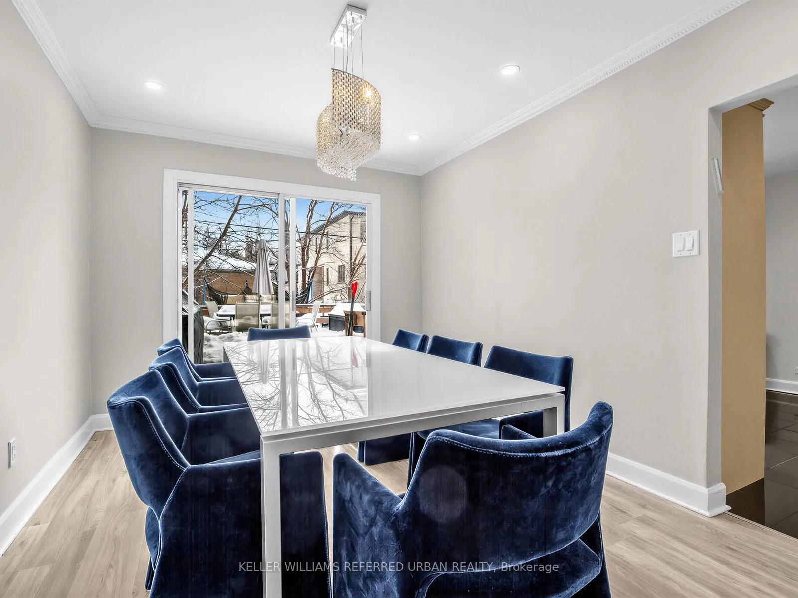 Photo 12 of 47 Dell Park Avenue, Toronto, Englemount-Lawrence — HOMEH