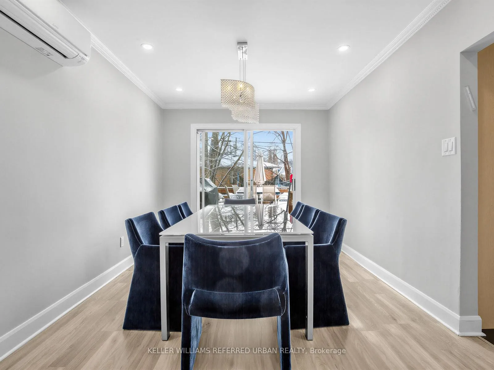 Photo 14 of 47 Dell Park Avenue, Toronto, Englemount-Lawrence — HOMEH