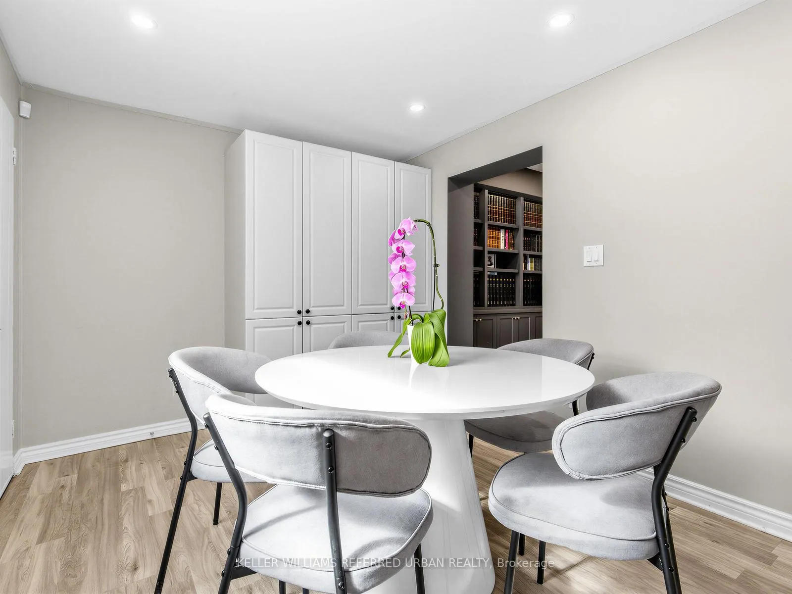 Photo 19 of 47 Dell Park Avenue, Toronto, Englemount-Lawrence — HOMEH