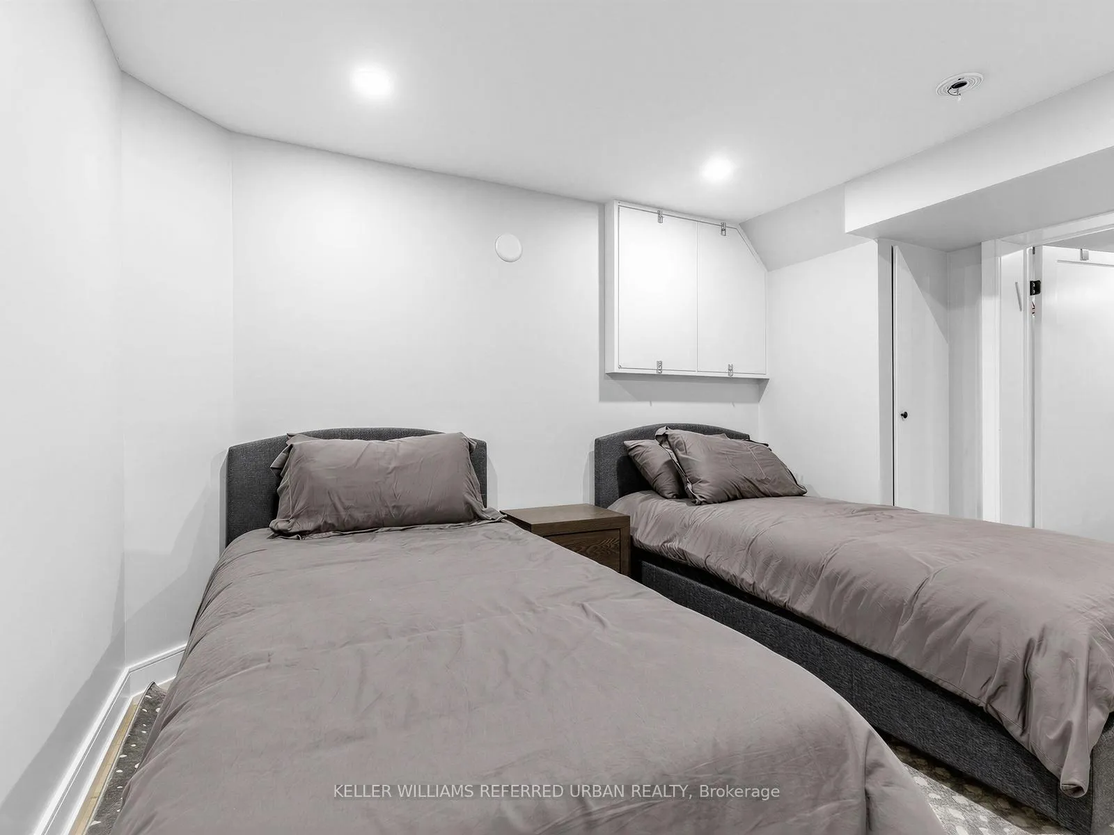 Photo 29 of 47 Dell Park Avenue, Toronto, Englemount-Lawrence — HOMEH