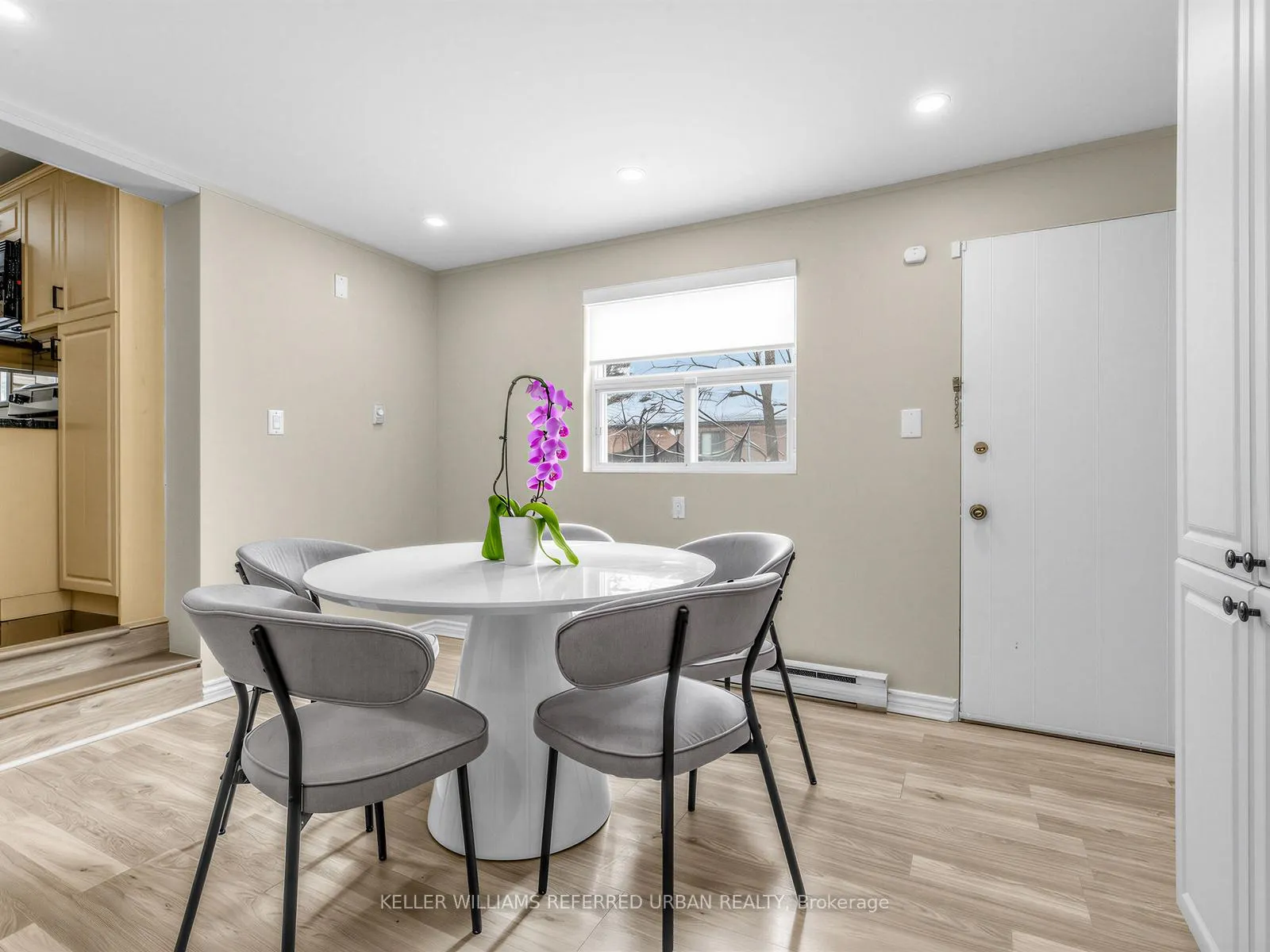 Photo 31 of 47 Dell Park Avenue, Toronto, Englemount-Lawrence — HOMEH