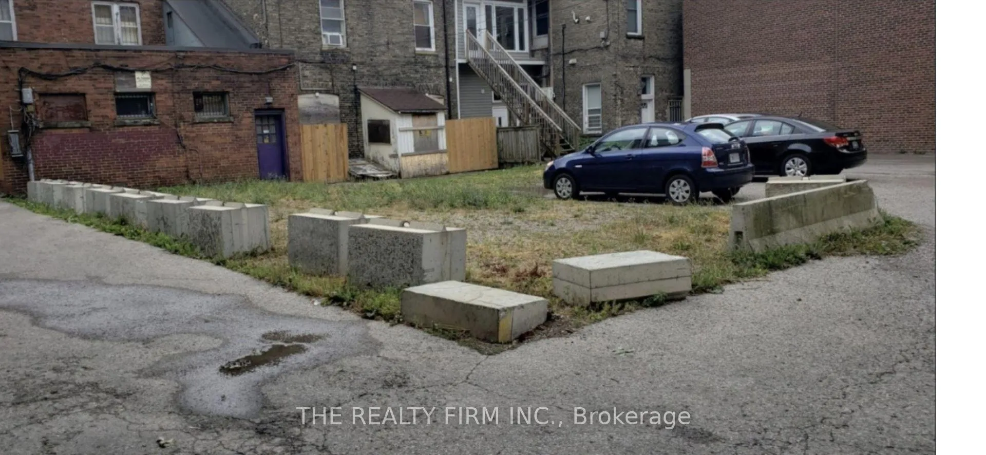 Photo 7 of 616 Dundas Street E, London, East G — HOMEH