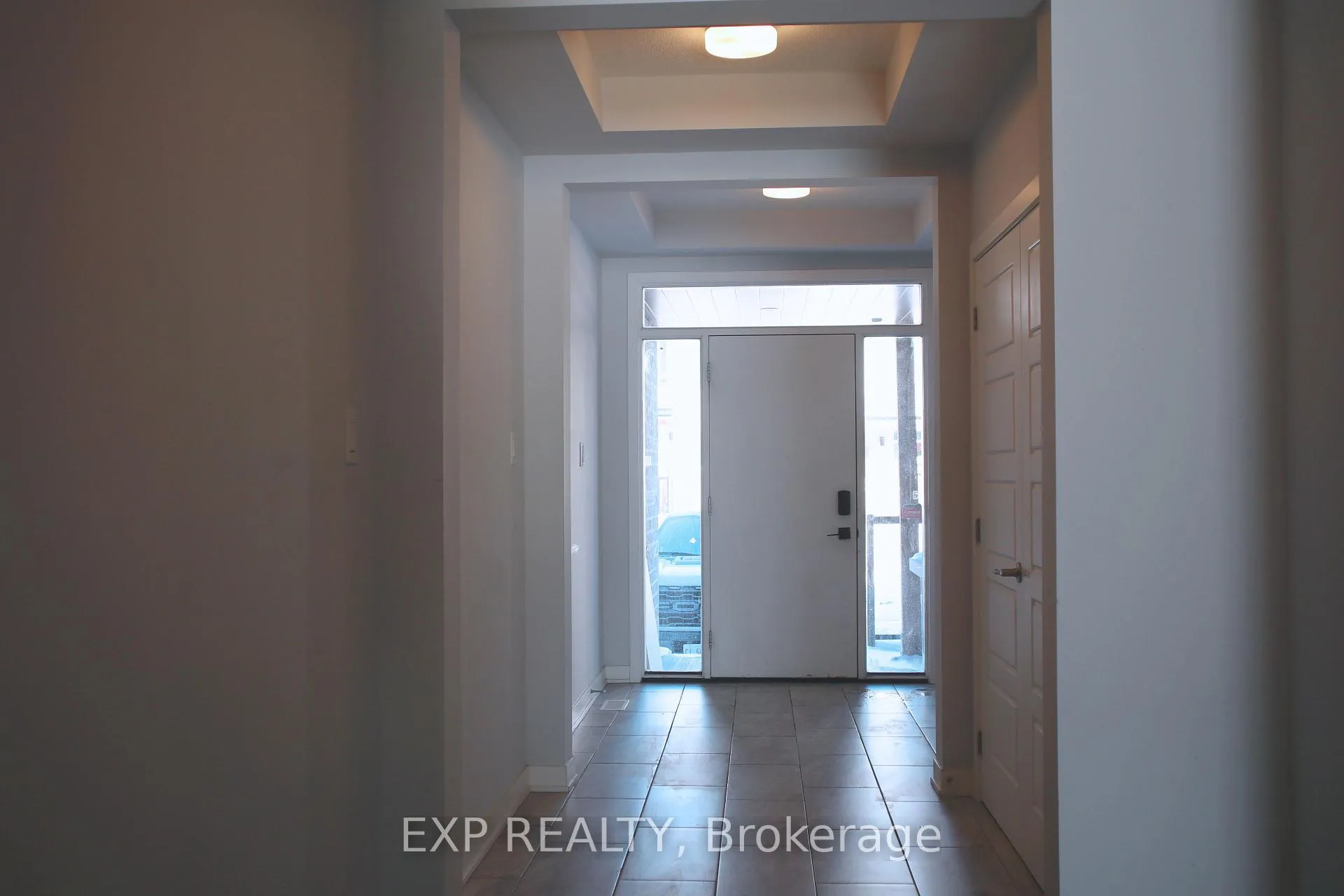 Photo 2 of 705 Fenwick Way, Ottawa, Barrhaven - Stonebridge — HOMEH