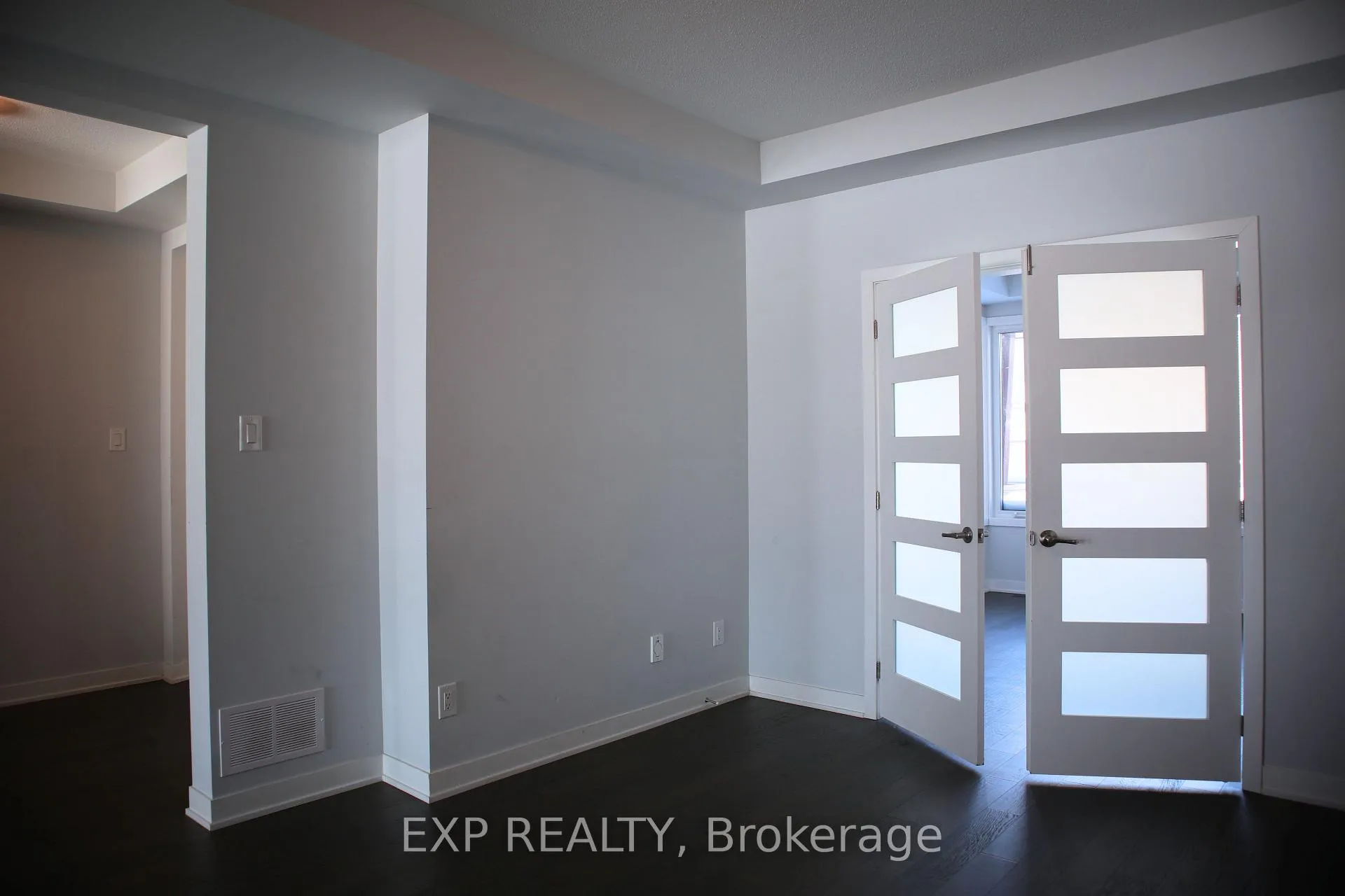 Photo 3 of 705 Fenwick Way, Ottawa, Barrhaven - Stonebridge — HOMEH