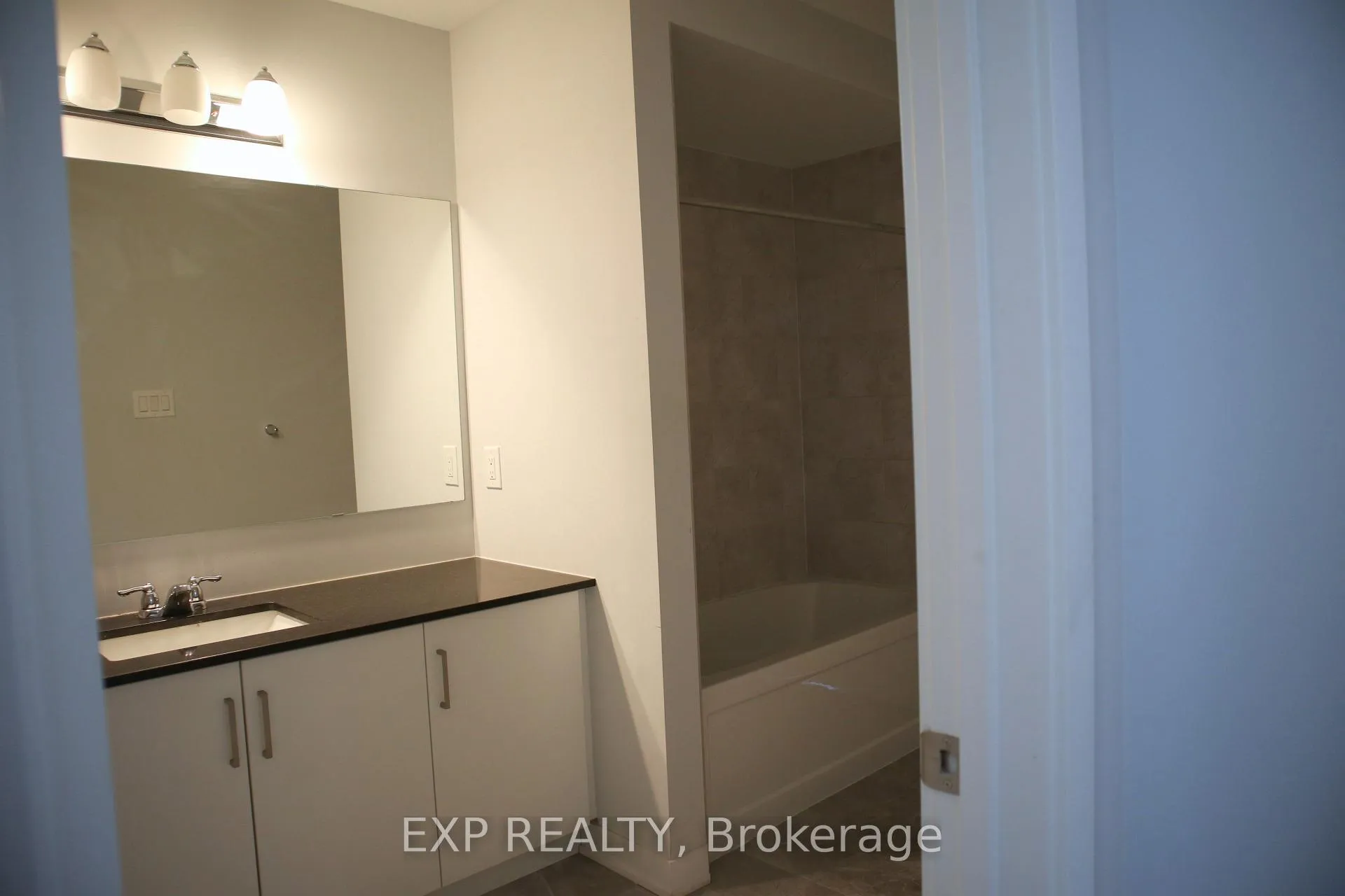 Photo 28 of 705 Fenwick Way, Ottawa, Barrhaven - Stonebridge — HOMEH