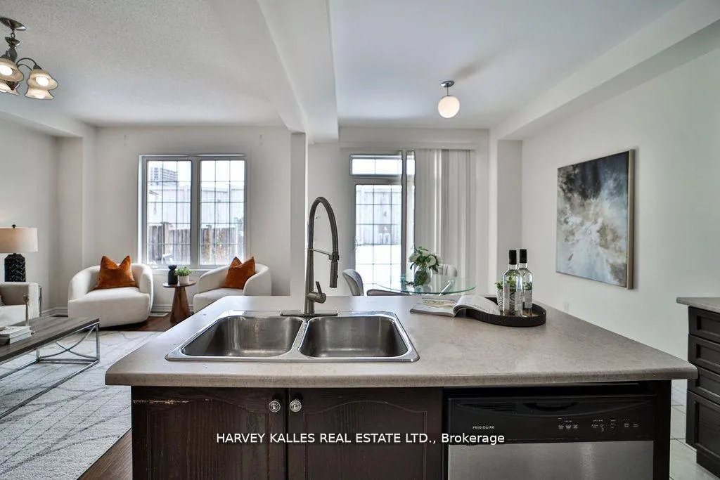 Photo 7 of 159 Hammersly Boulevard, Markham, Wismer — HOMEH
