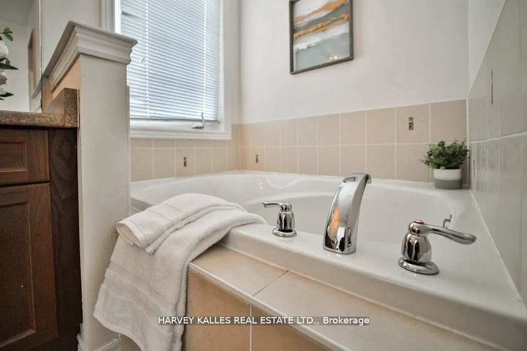 Photo 33 of 159 Hammersly Boulevard, Markham, Wismer — HOMEH