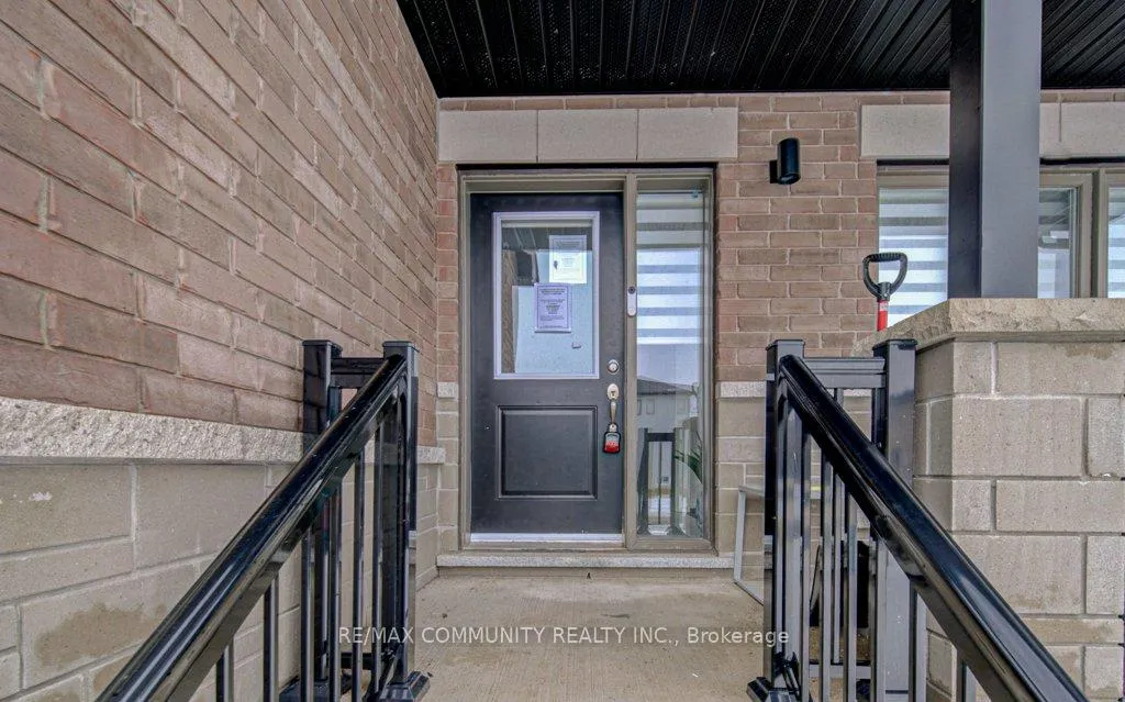Photo 2 of 55 Tulip Crescent, Norfolk, Simcoe — HOMEH