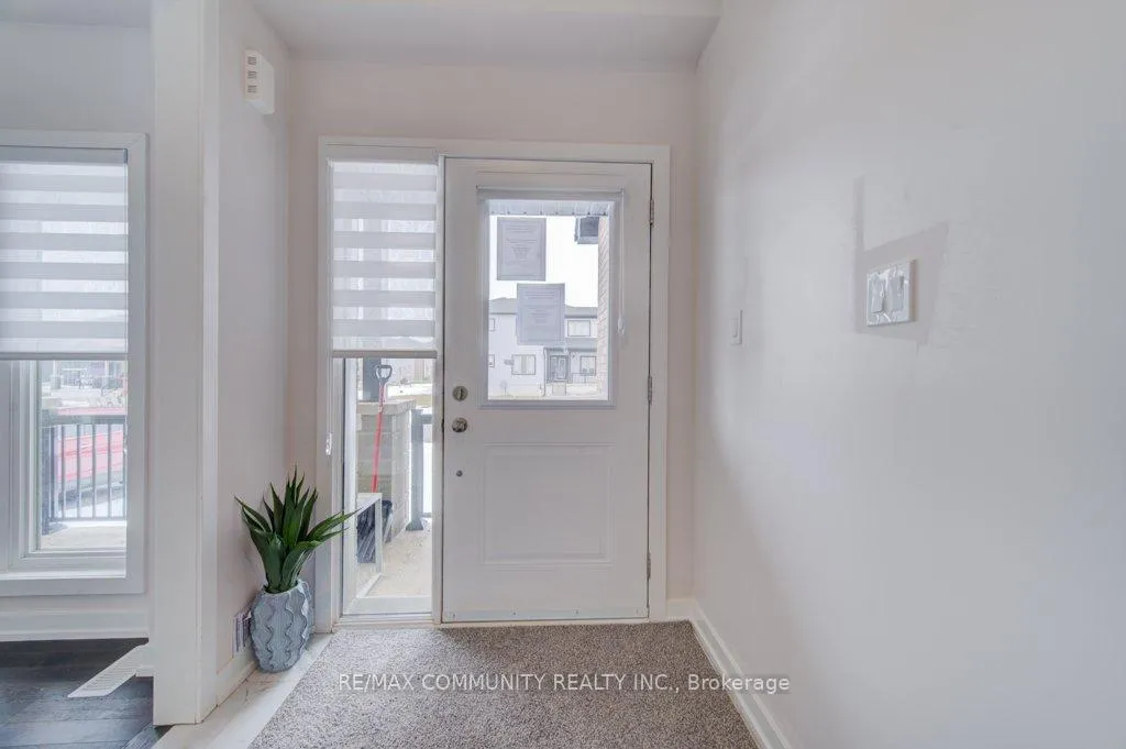 Photo 3 of 55 Tulip Crescent, Norfolk, Simcoe — HOMEH
