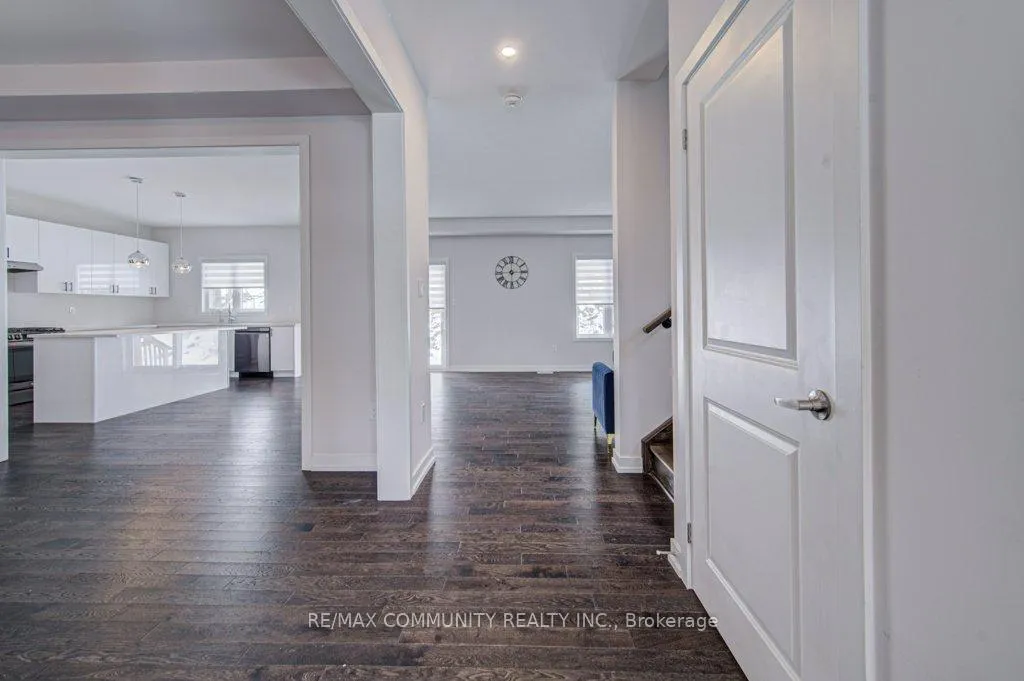 Photo 8 of 55 Tulip Crescent, Norfolk, Simcoe — HOMEH