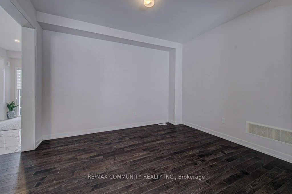 Photo 11 of 55 Tulip Crescent, Norfolk, Simcoe — HOMEH