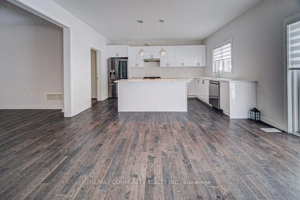 Photo 17 of 55 Tulip Crescent, Norfolk, Simcoe — HOMEH