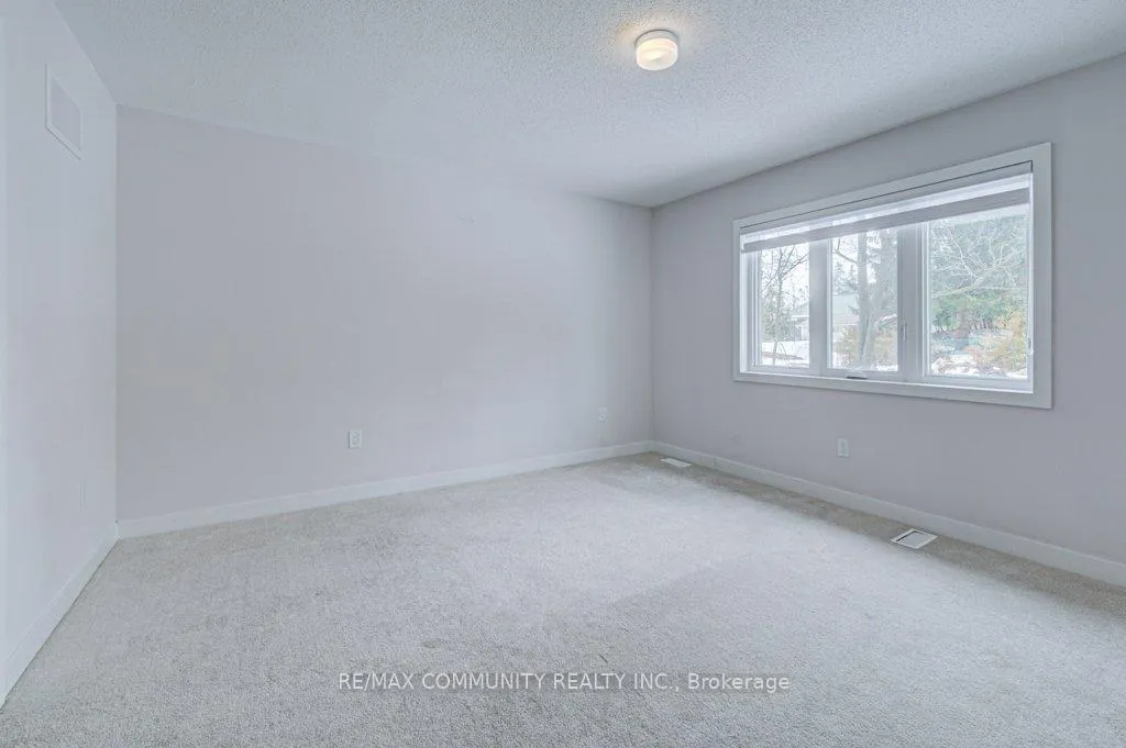 Photo 30 of 55 Tulip Crescent, Norfolk, Simcoe — HOMEH