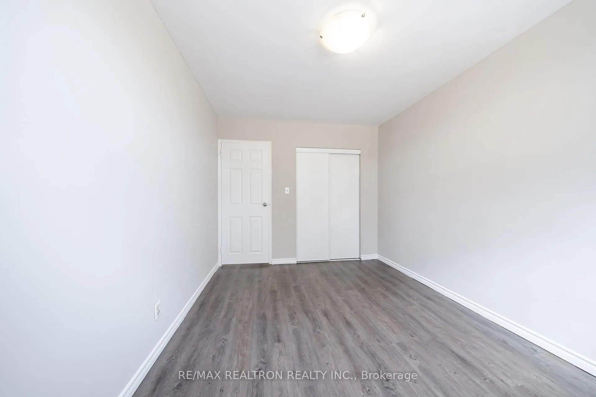Photo 3 of Unit 33, 2043 Prospect Street E, Burlington, Brant — HOMEH