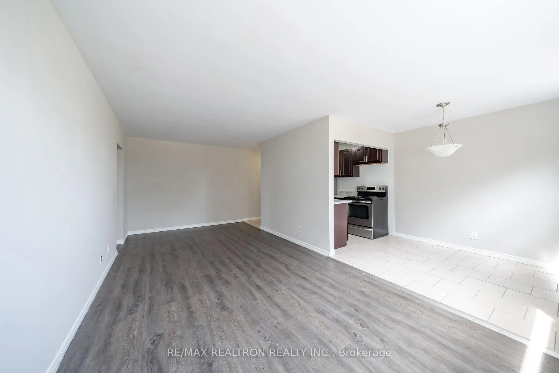 Photo 8 of Unit 33, 2043 Prospect Street E, Burlington, Brant — HOMEH