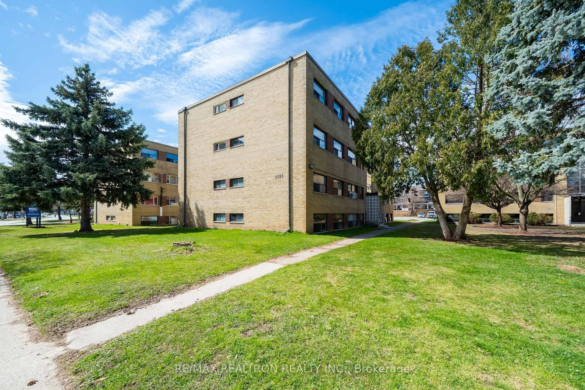 Photo 12 of Unit 33, 2043 Prospect Street E, Burlington, Brant — HOMEH