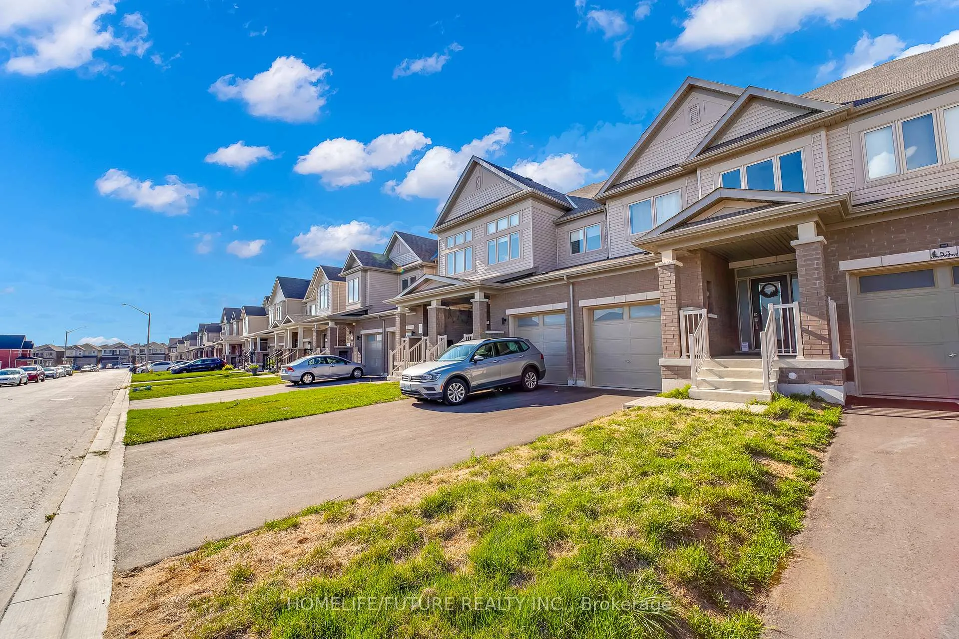 Photo 3 of 51 Sagewood Avenue, Barrie, Rural Barrie Southeast — HOMEH