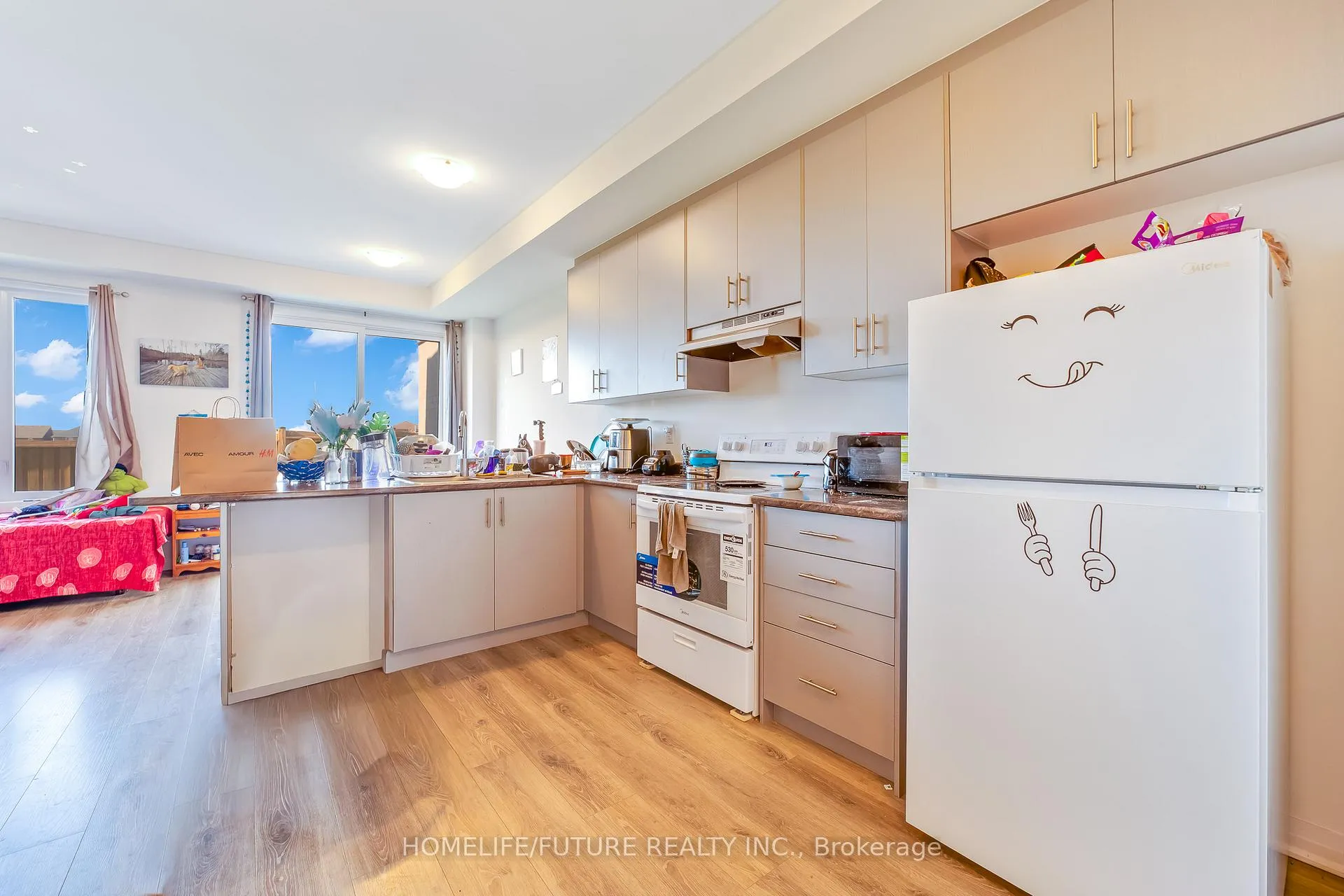 Photo 9 of 51 Sagewood Avenue, Barrie, Rural Barrie Southeast — HOMEH