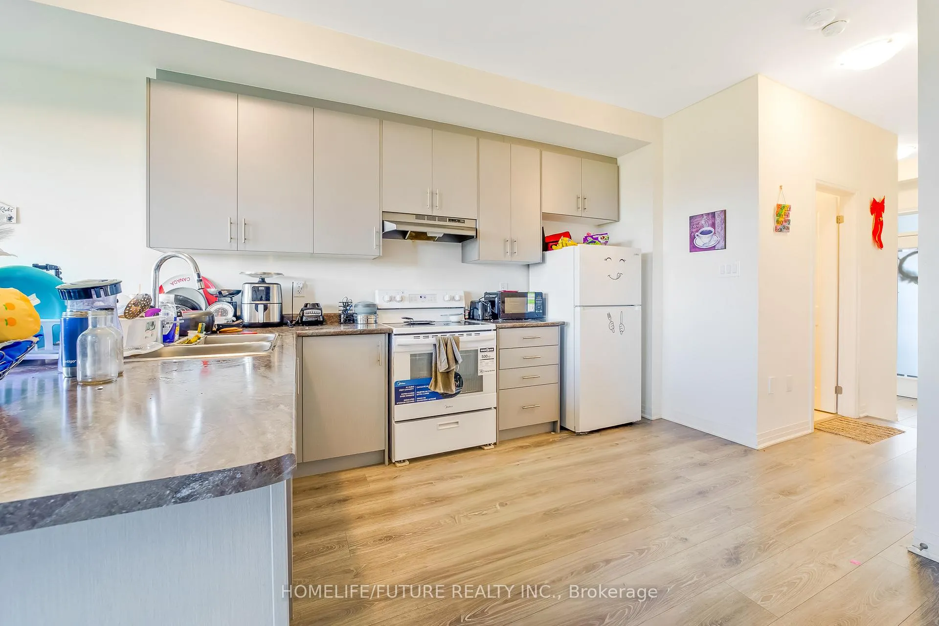 Photo 10 of 51 Sagewood Avenue, Barrie, Rural Barrie Southeast — HOMEH