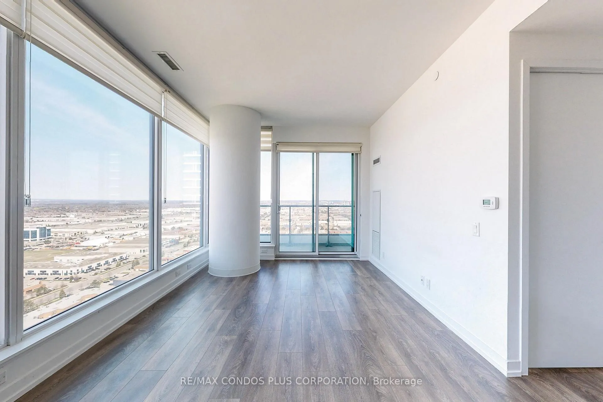 Photo 3 of Unit 3610, 5 Buttermill Avenue, Vaughan, Vaughan Corporate Centre — HOMEH