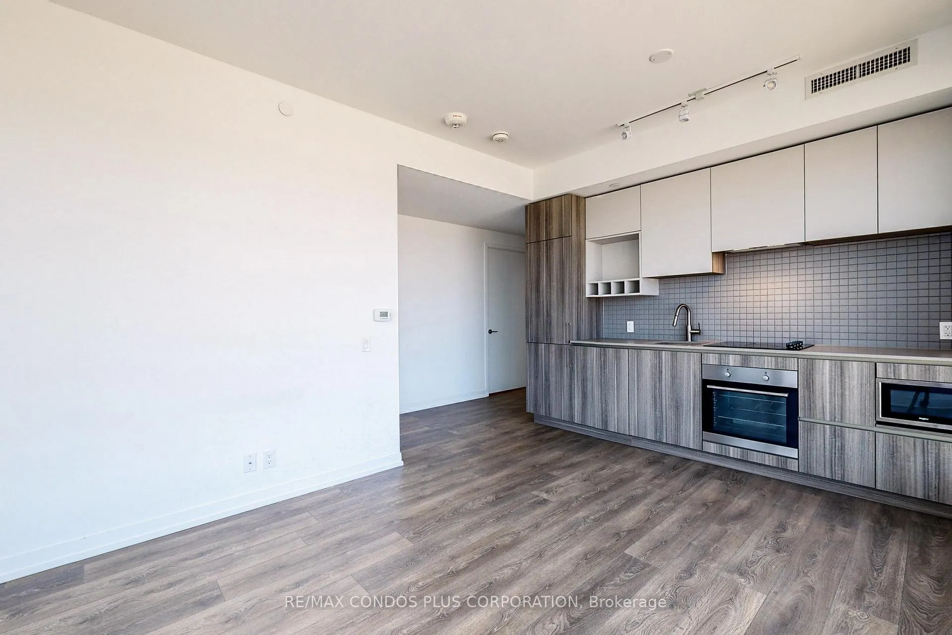 Photo 4 of Unit 3610, 5 Buttermill Avenue, Vaughan, Vaughan Corporate Centre — HOMEH