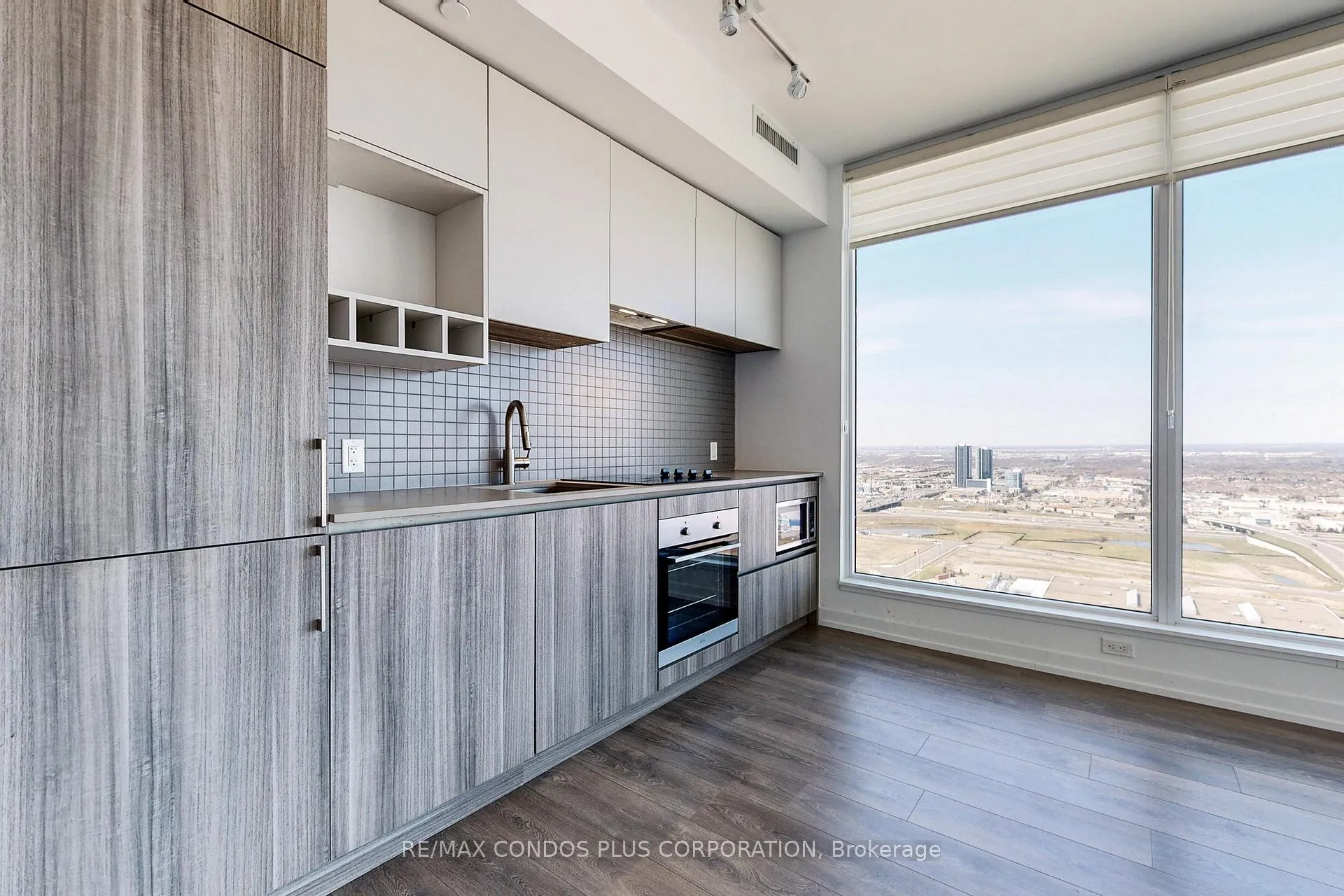 Photo 5 of Unit 3610, 5 Buttermill Avenue, Vaughan, Vaughan Corporate Centre — HOMEH