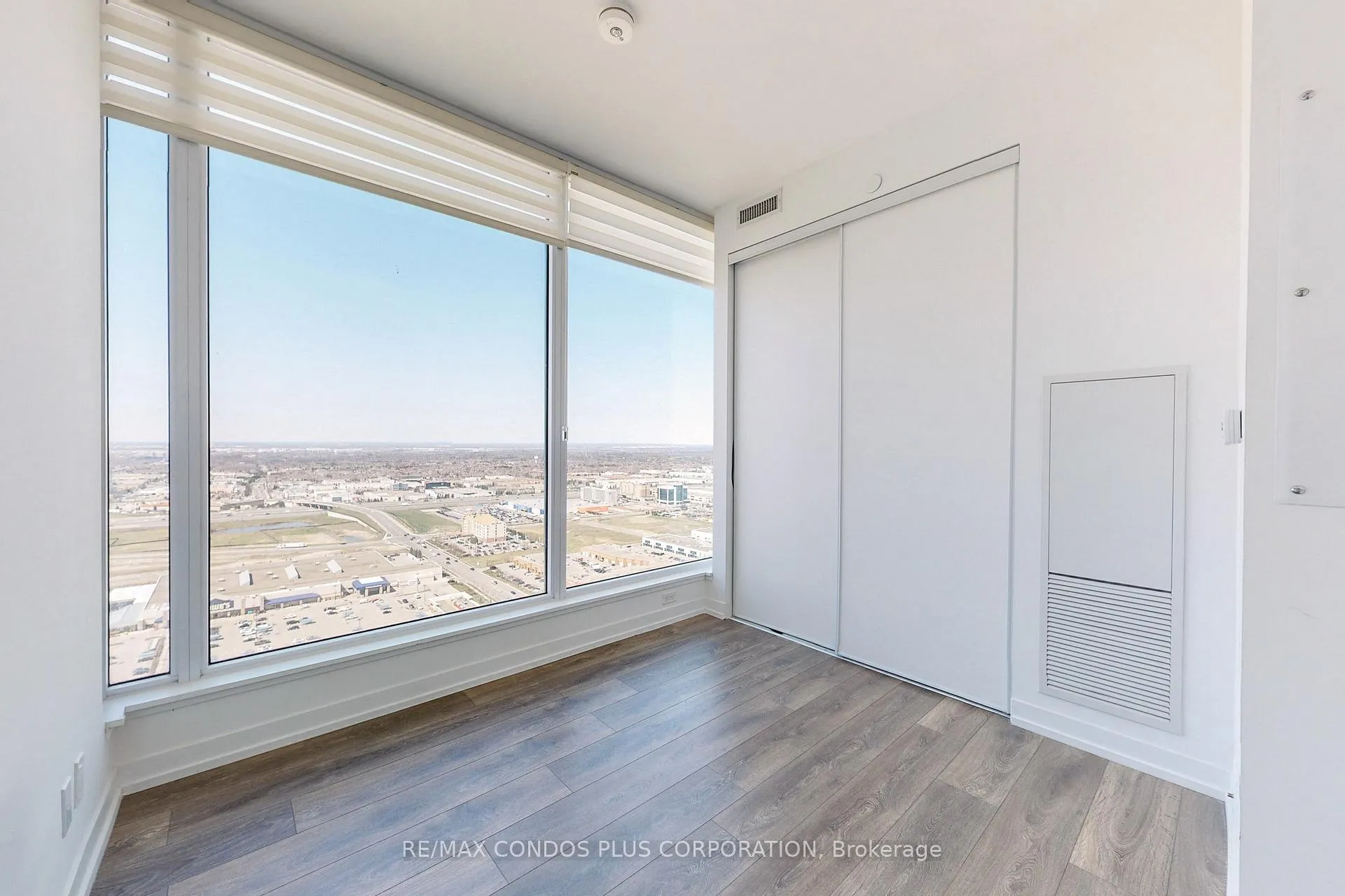 Photo 12 of Unit 3610, 5 Buttermill Avenue, Vaughan, Vaughan Corporate Centre — HOMEH