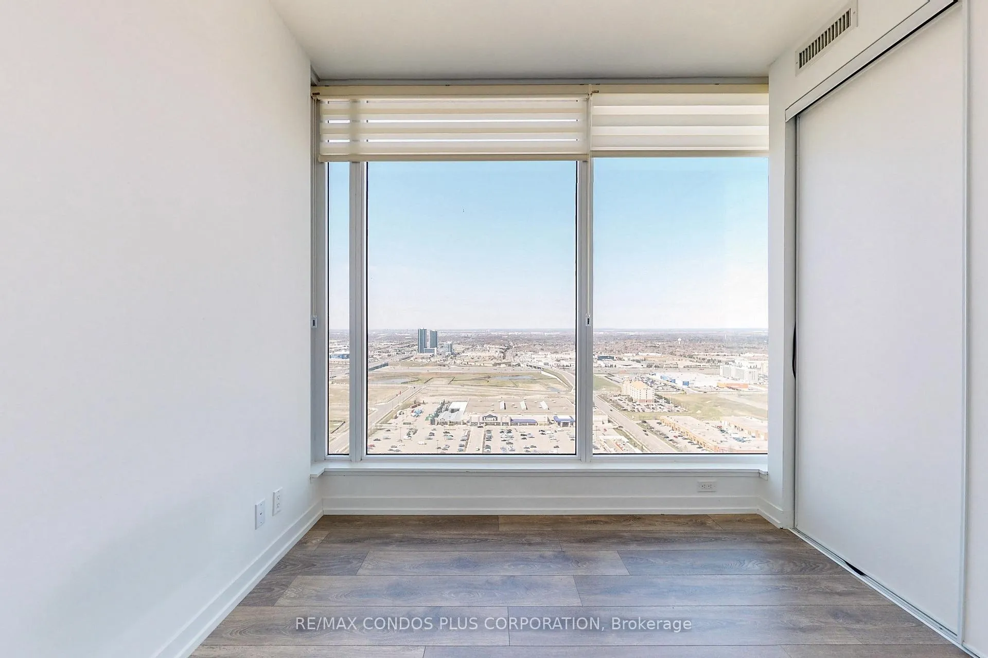 Photo 13 of Unit 3610, 5 Buttermill Avenue, Vaughan, Vaughan Corporate Centre — HOMEH
