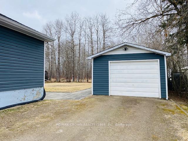 Photo 5 of 21 Wolfe Street, Kapuskasing — HOMEH