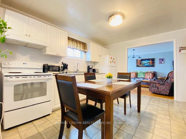 Photo 14 of 21 Wolfe Street, Kapuskasing — HOMEH