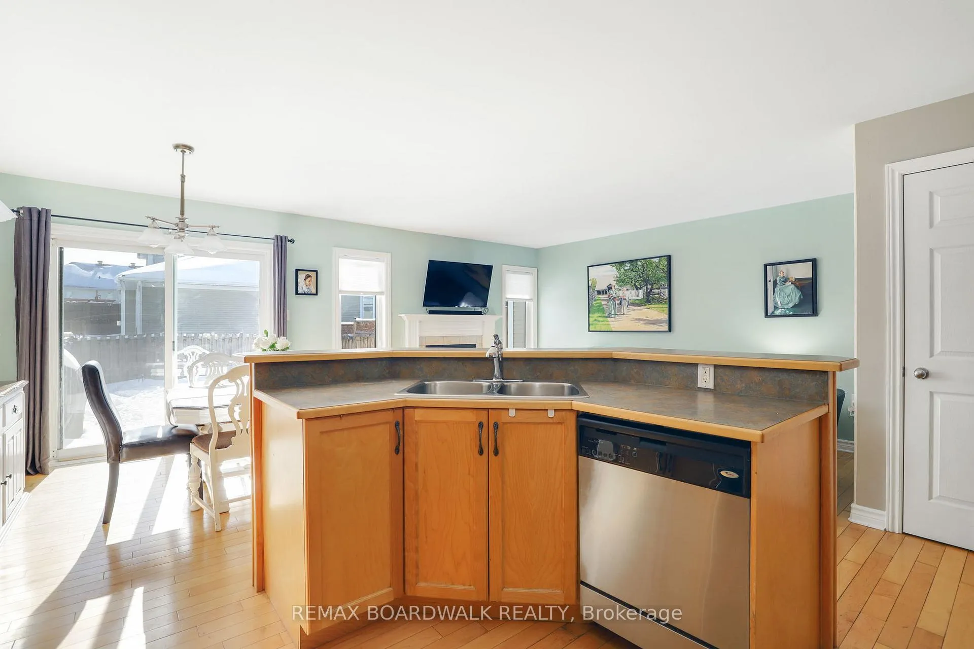 Photo 16 of 20 Alma Street E, North Grenville, Kemptville — HOMEH