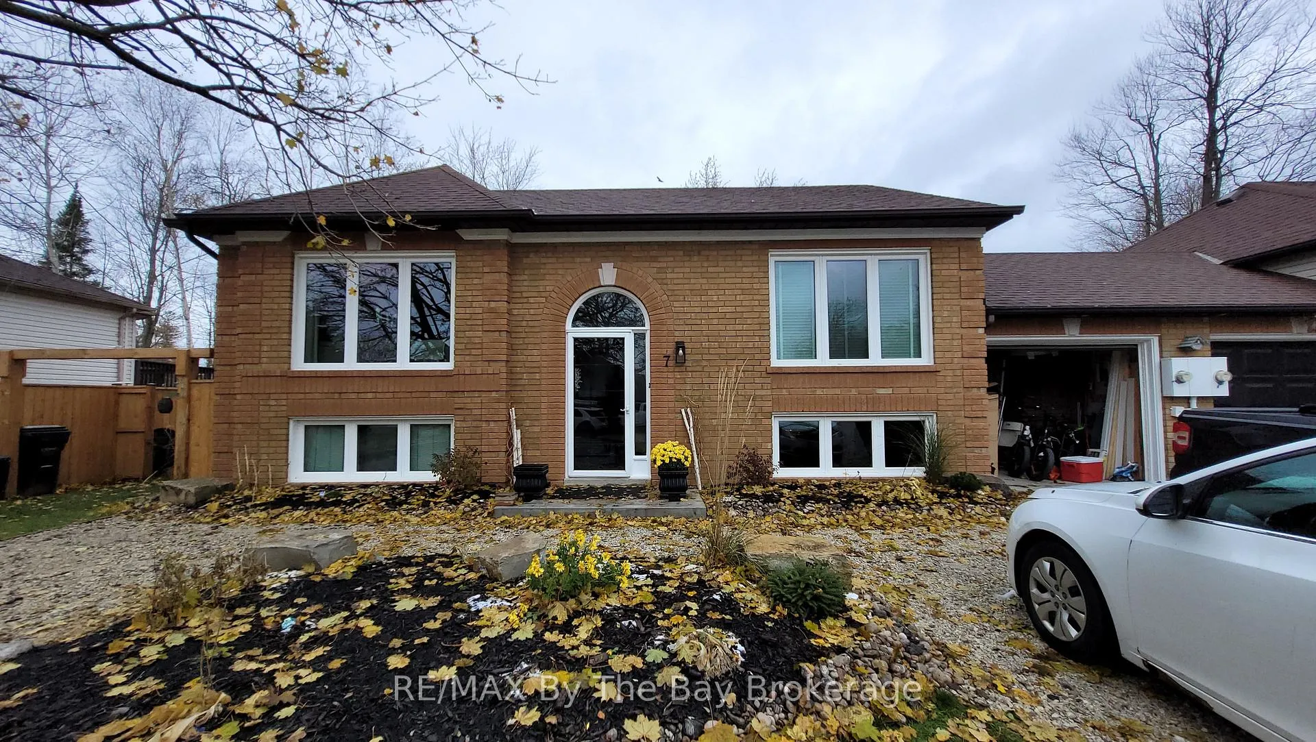 Front of Unit 2, 7 Harbour Crescent