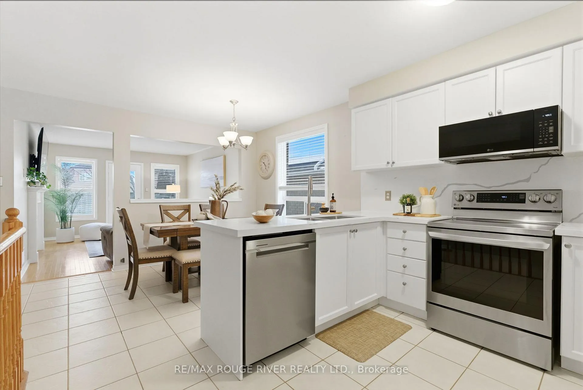 Photo 5 of 1016 McQuay Boulevard, Whitby, Lynde Creek — HOMEH