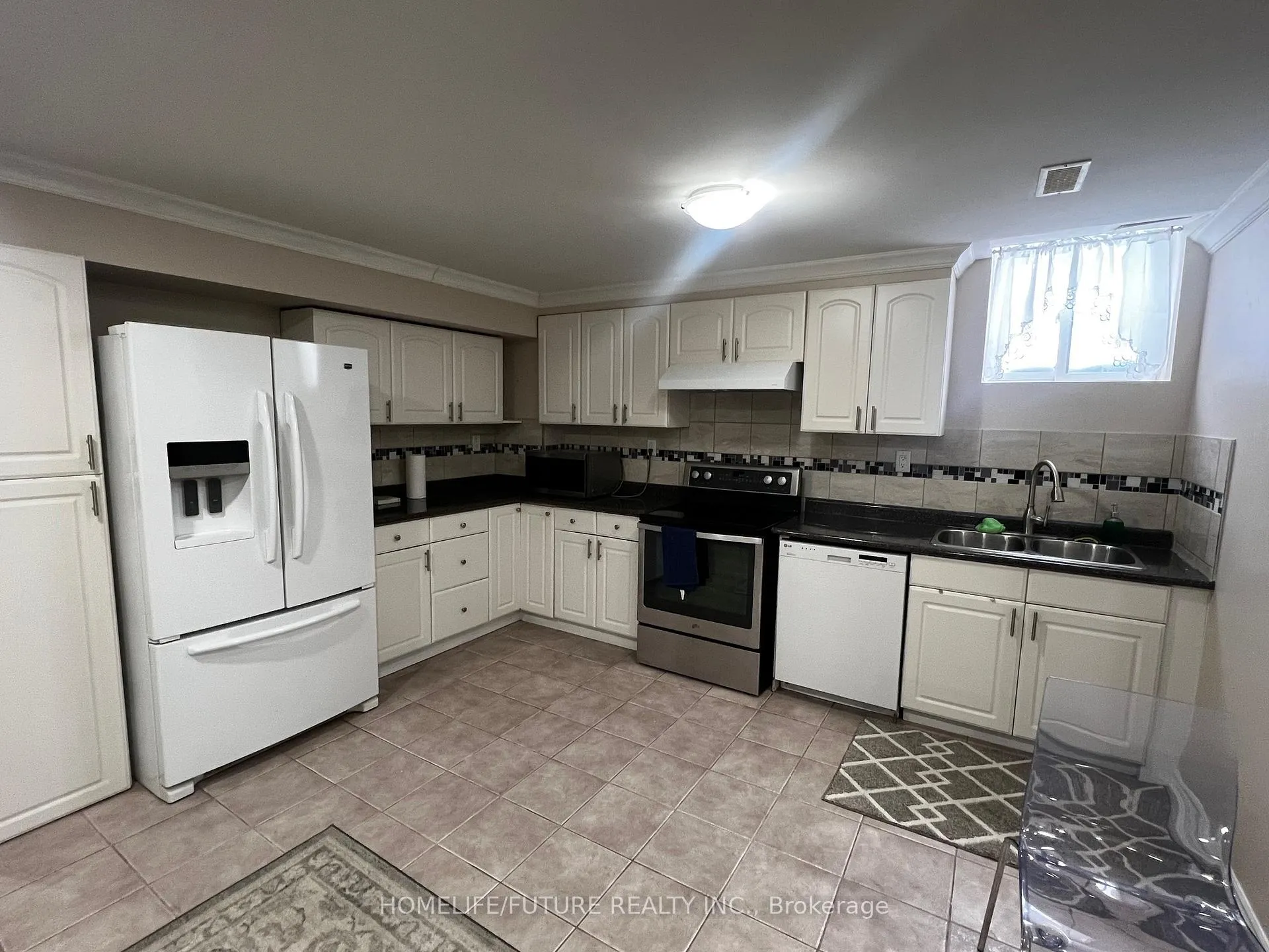 Photo 5 of Unit Bsmt, 45 Bretton Circle, Markham, Rouge Fairways — HOMEH