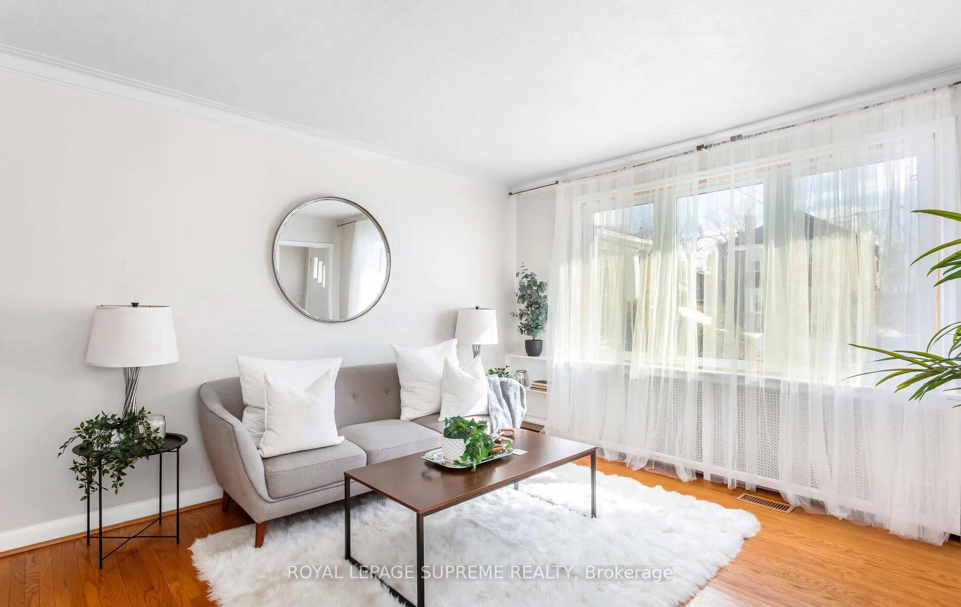 Photo 7 of 14 East Drive, Toronto, Rockcliffe-Smythe — HOMEH