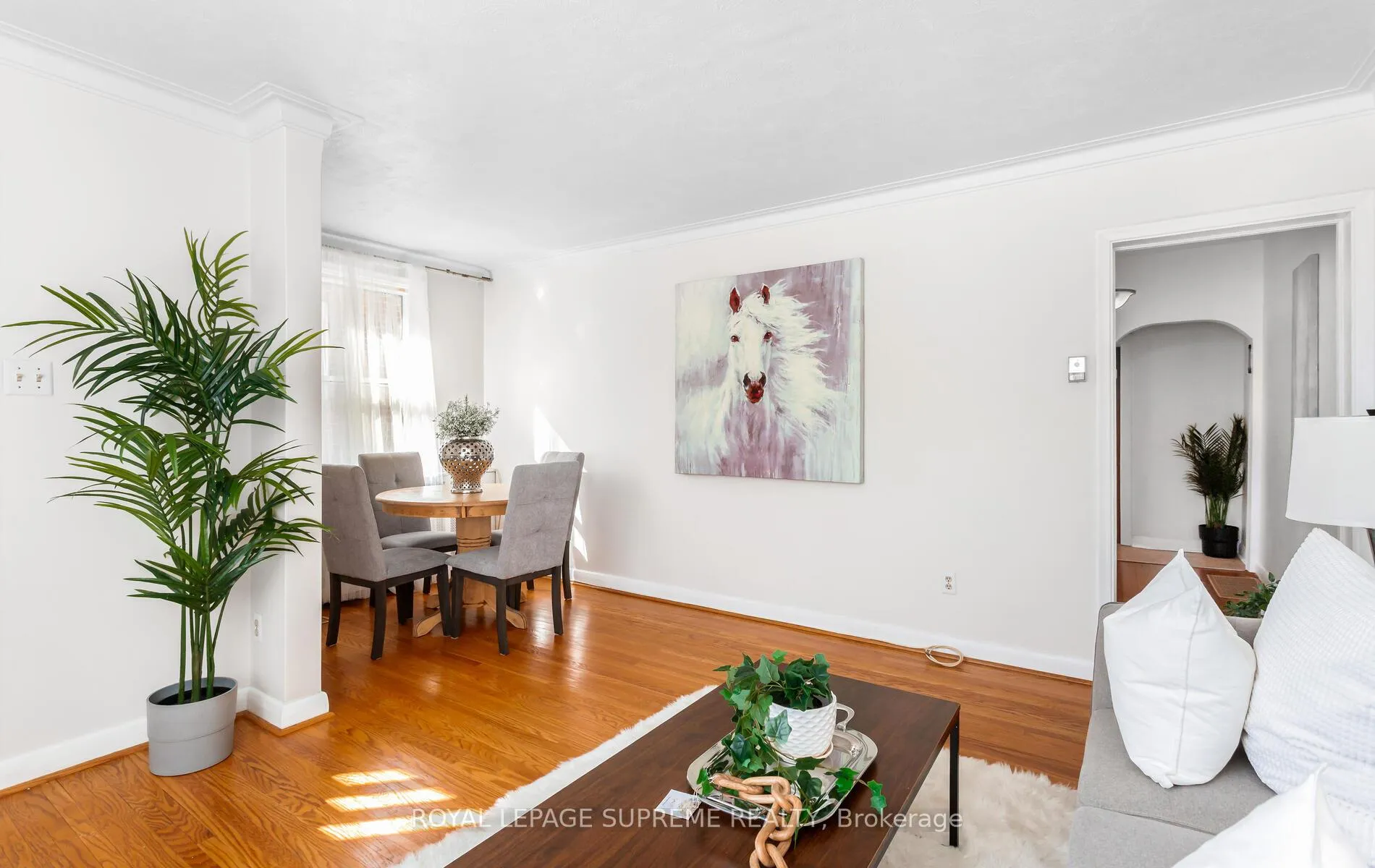 Photo 8 of 14 East Drive, Toronto, Rockcliffe-Smythe — HOMEH