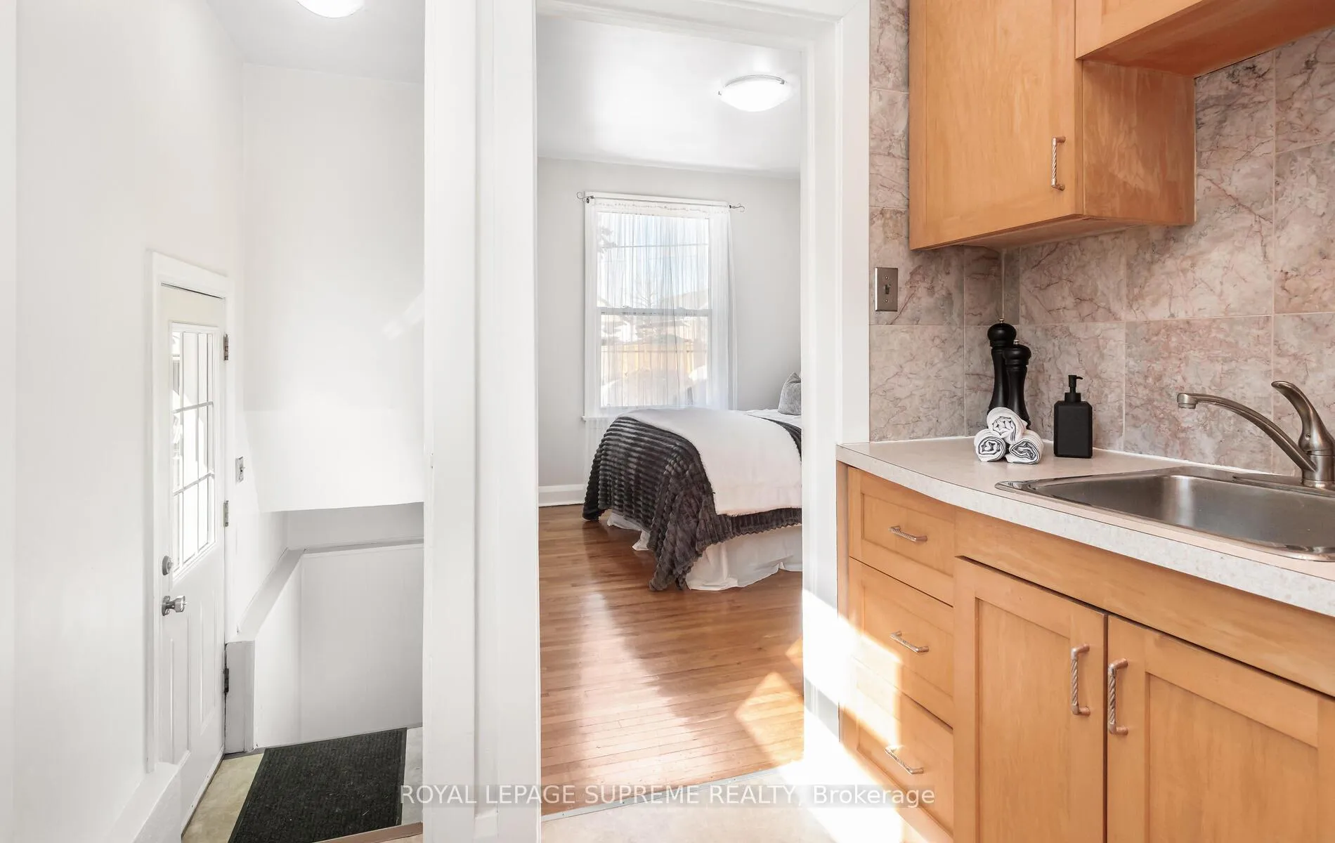 Photo 14 of 14 East Drive, Toronto, Rockcliffe-Smythe — HOMEH