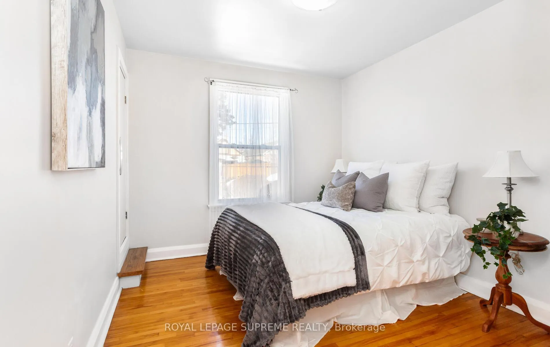 Photo 15 of 14 East Drive, Toronto, Rockcliffe-Smythe — HOMEH