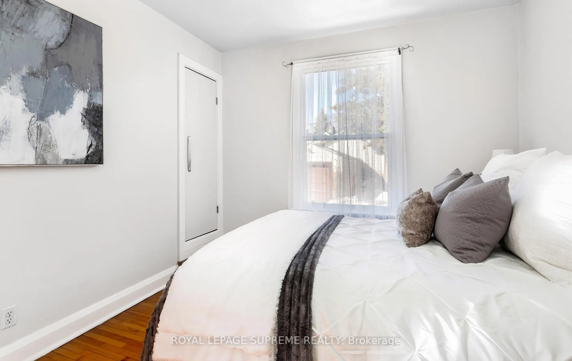 Photo 16 of 14 East Drive, Toronto, Rockcliffe-Smythe — HOMEH