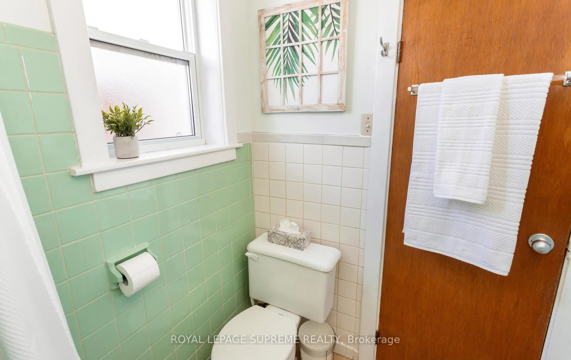 Photo 22 of 14 East Drive, Toronto, Rockcliffe-Smythe — HOMEH