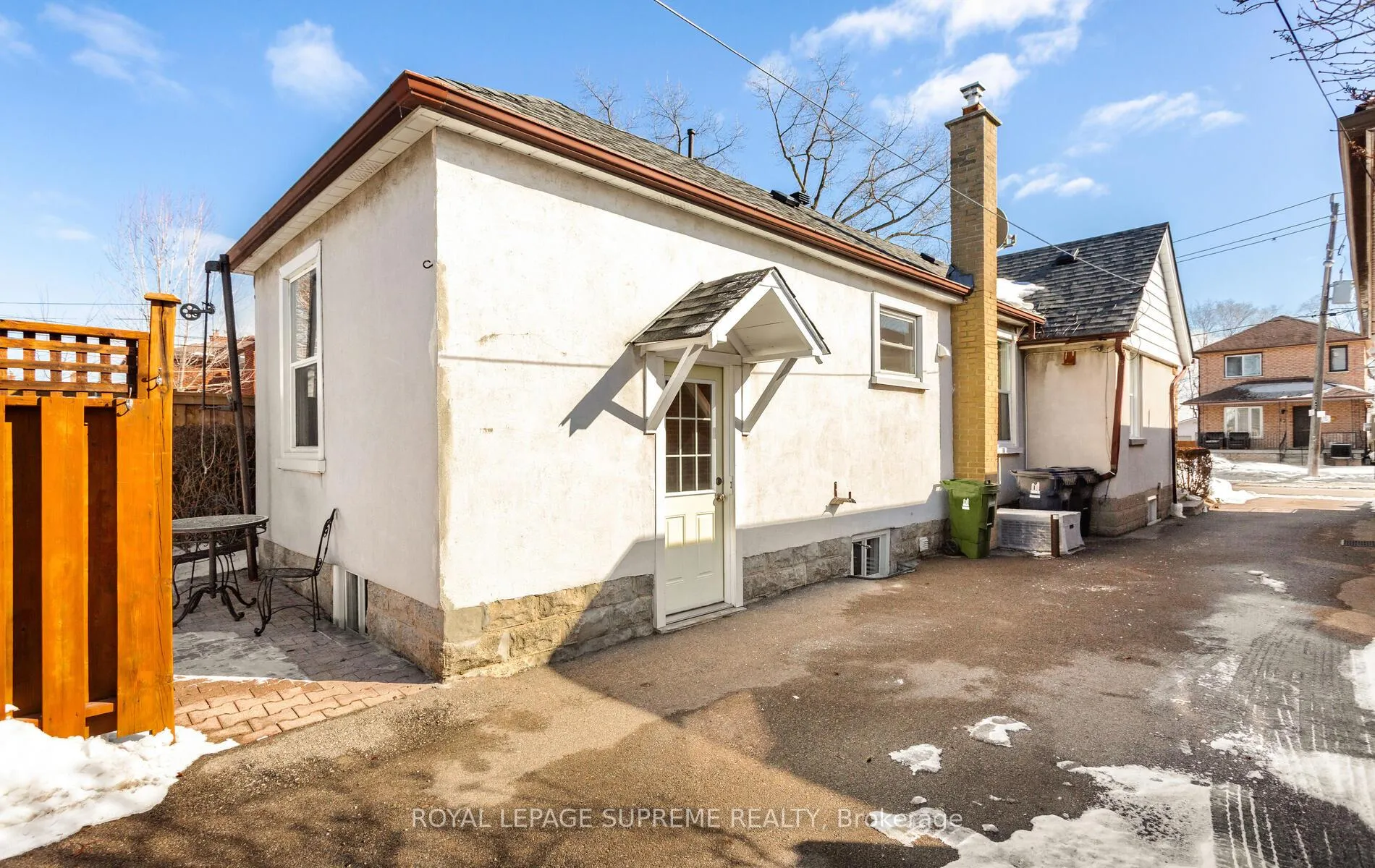 Photo 33 of 14 East Drive, Toronto, Rockcliffe-Smythe — HOMEH